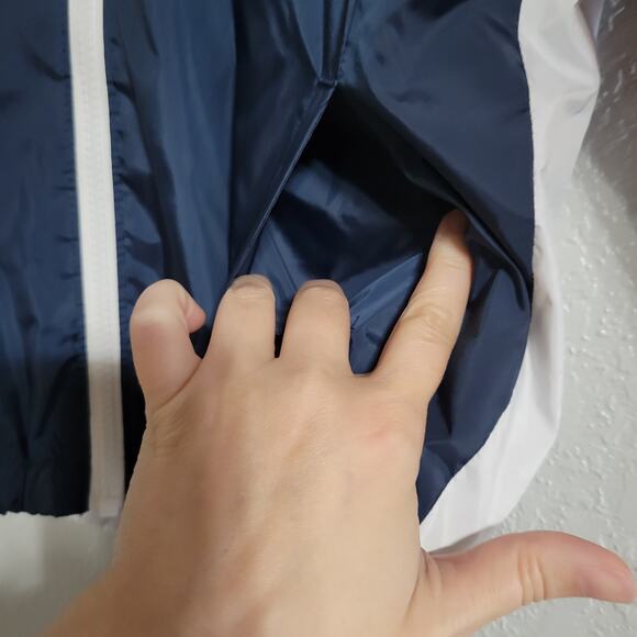 Nike Boys 5/6 Full Zip Hooded Jacket with Pockets - Picture 4 of 5